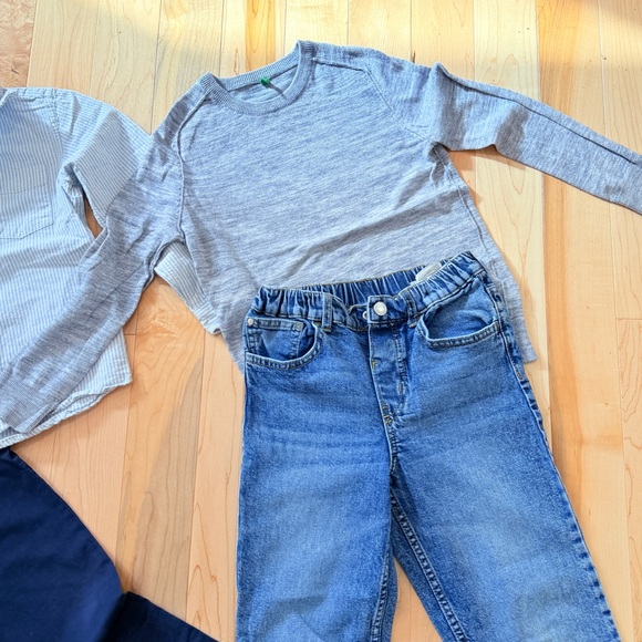 H&M Blue Jeans with White and Light Blue Shirts - Picture 5 of 5